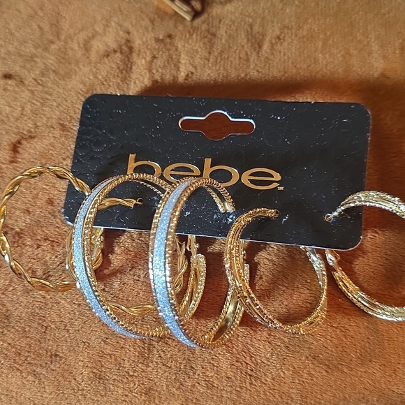 8 Piece FASHION GIFT OR RESALE BUNDLE. - Picture 6 of 14